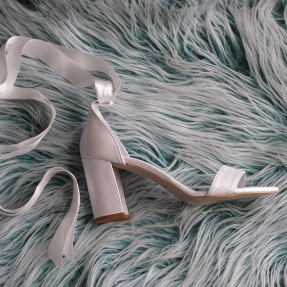 White heels - Picture 6 of 11